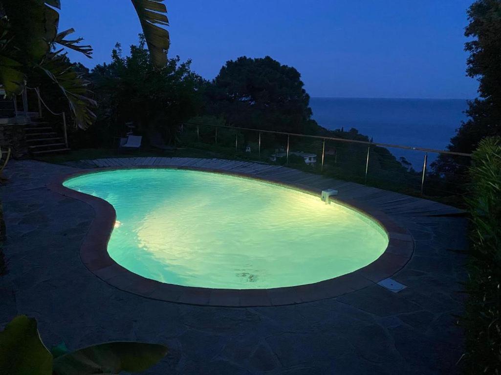 Villa Les Alizes Rayol-Canadel-sur-Mer Bagian luar foto